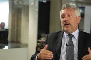 nuevo impuesto: argentinos consultan cómo dejar de ser residentes fiscales en su país, dijo costa