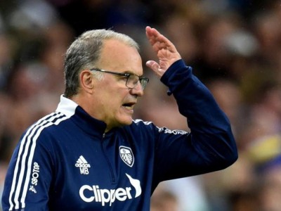 6 millones de dólares anuales pretende cobrar Bielsa y sus colaboradores por dirigir a la selección uruguaya