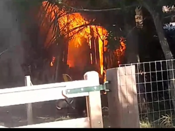 Incendio afectó a restaurante en Manantiales