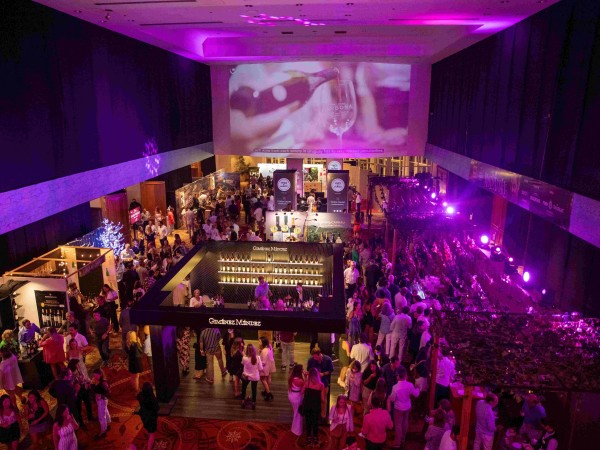 Con más de 100 bodegas se cumple una nueva edición del Salón del Vino en Enjoy Punta del Este