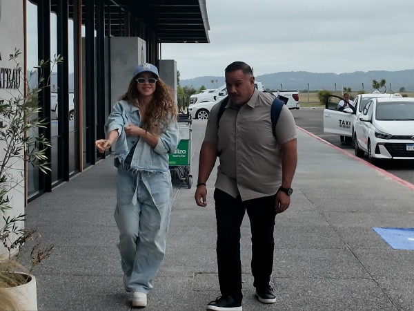 Shakira viajó desde...