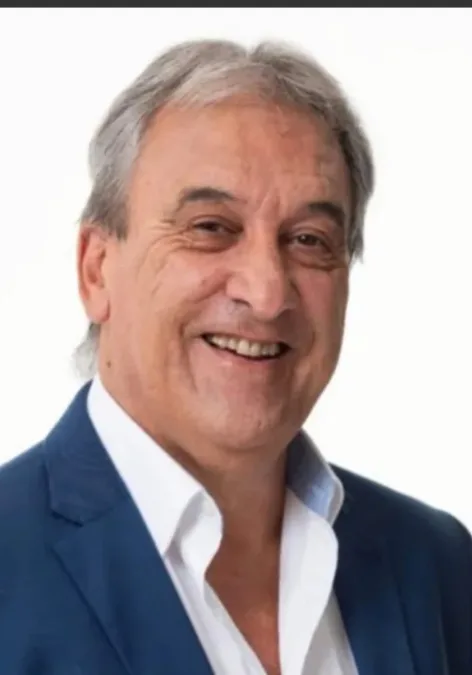 Gustavo Bermúdez cue...