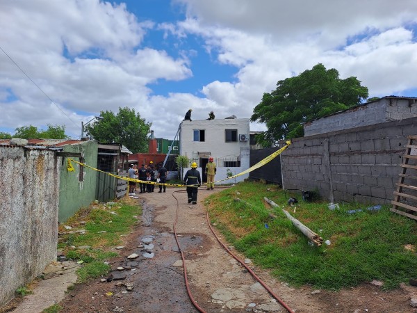 Fue extinguido incendio en una vivienda donde pereció una persona carbonizada