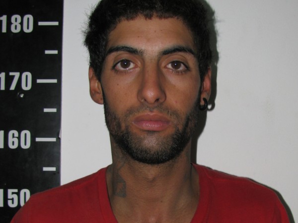 Entró de madrugada a...