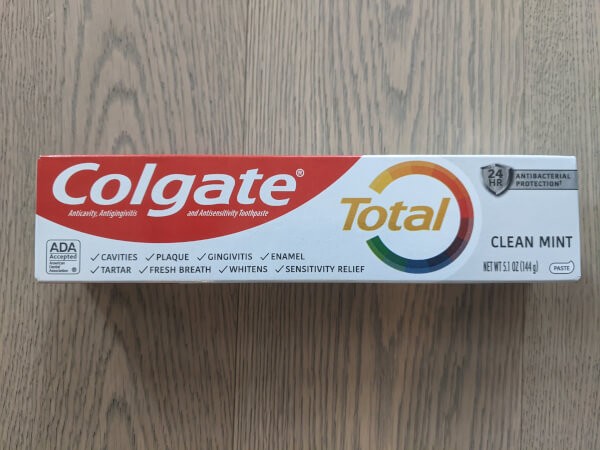El MSP suspende la distribución y comercialización de una pasta de dientes Colgate por causar lesiones bucales
