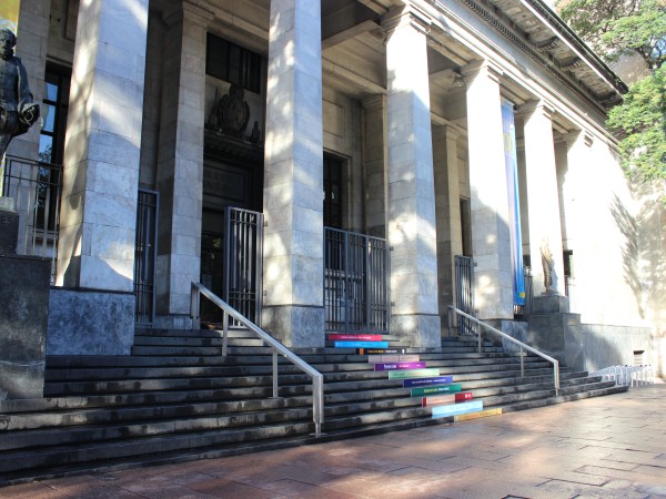 La Biblioteca Nacional llega a todo el país a través de su página web con documentos y objetos trascendentes