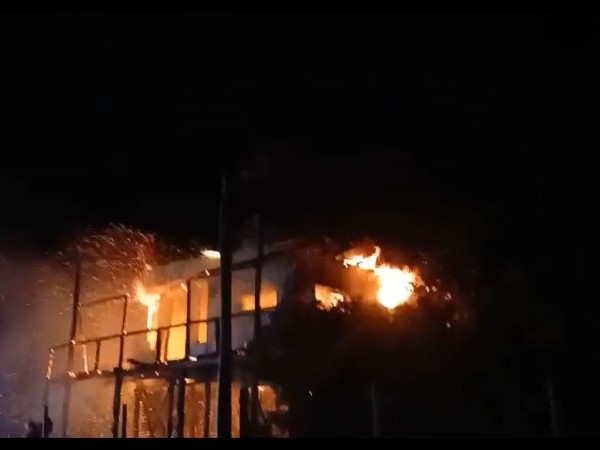 Incendio destruyó por completo una vivienda