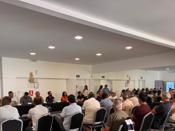 Reunión en Cámara Em...