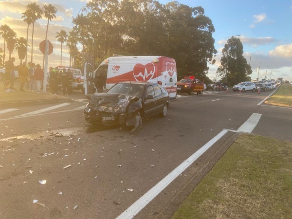 Siniestro en ruta panorámica dejó una persona atrapada y cuatro lesionadas