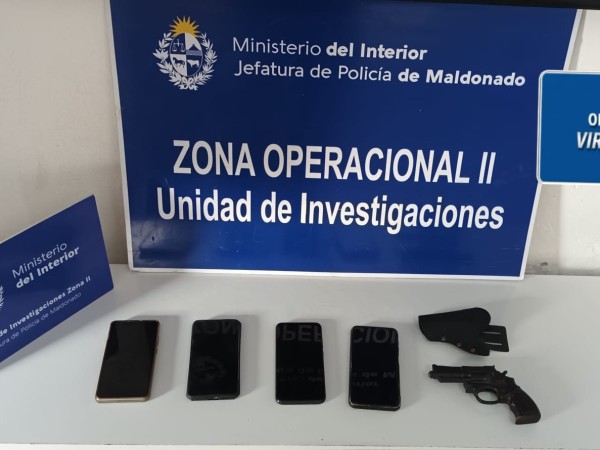 Una pareja rapiñó a...