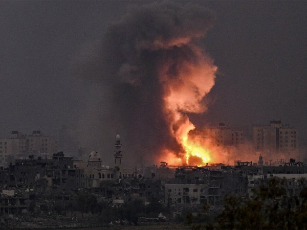 Israel atacó esta madrugada una base militar en Irán como represalia