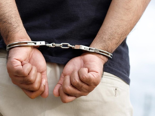 detenido, hombre, arma blanca, cuchillo, fiscalía