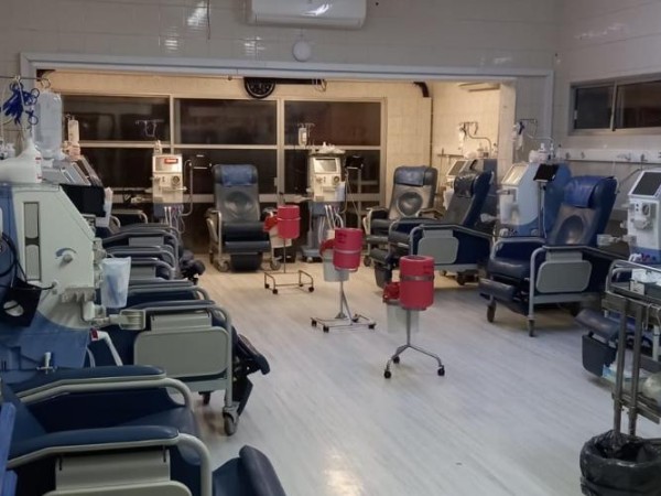 Denuncian carencias en centro de diálisis y la empresa defiende gestión