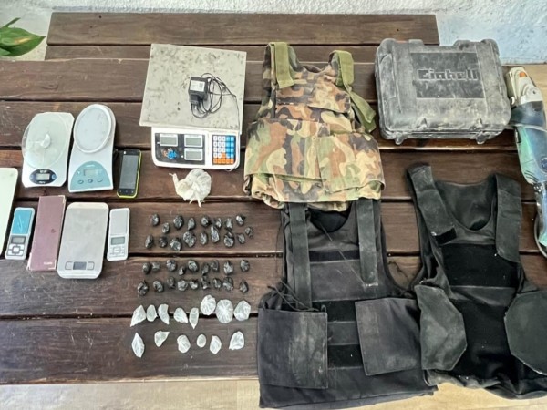 Dos hombres detenidos e incautación de droga tras mega operativo policial
