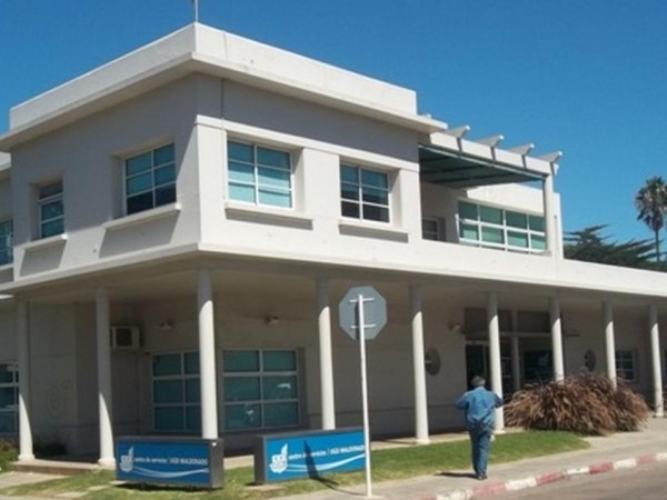 Fraccionamiento habilitó a persona para residir en tanque de OSE sin informarle a la empresa y tres barrios esperan por suministro