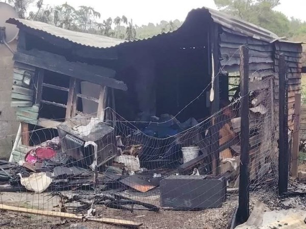 Dos viviendas sufrieron pérdidas totales tras incendio en asentamiento El Tizón