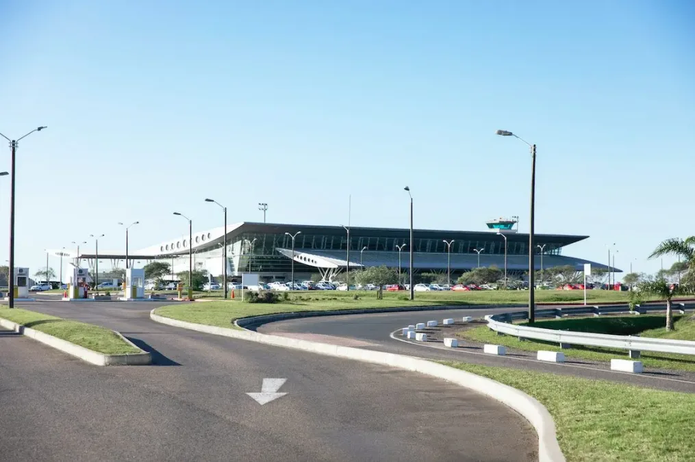 El Aeropuerto de Pun...