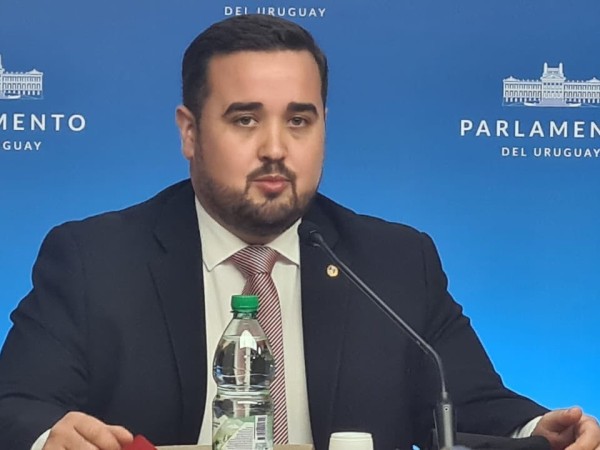 El diputado Cal niega estar en conversaciones con el Partido Colorado para sumarse al sector de Andrés Ojeda