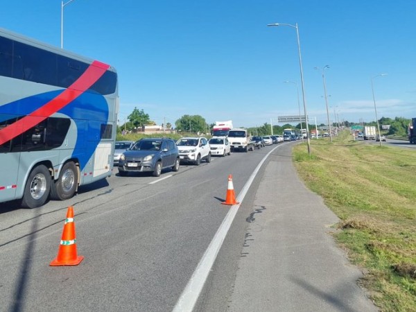 Hasta las 15 de esta tarde proyectan "picos" de tránsito al Este