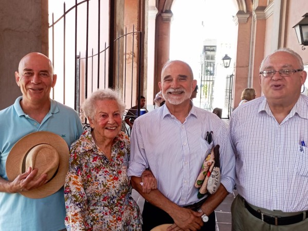 Doña Olga Burghi de Scasso cumple hoy 102 años