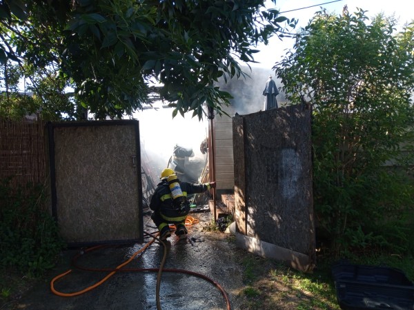 Bomberos sofocó incendio en barrio La Sonrisa