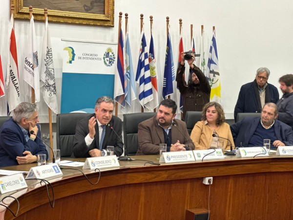 Presidente Orsi e intendentes llegaron a un acuerdo por partidas destinadas a los gobiernos departamentales