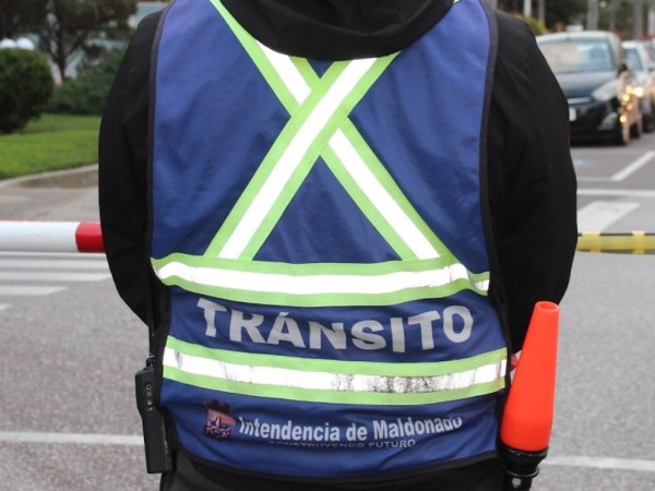 Vecina denuncia abuso de autoridad de un inspector de tránsito, retención de moto y pérdida de un día laboral