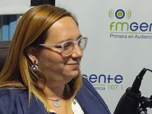 "Me resistía a la política, pero entendí que hay herramientas que al estar lejos no las puedo conseguir", aseguró trabajadora social