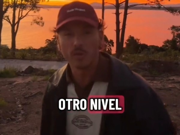 Turista español visi...
