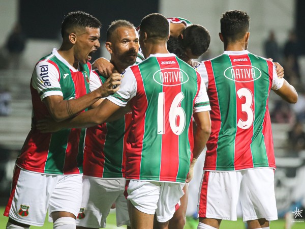 Deportivo Maldonado sacó un punto de oro tras empatar con Peñarol en el Campeón del Siglo