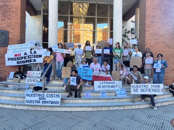 Búsqueda de petróleo...