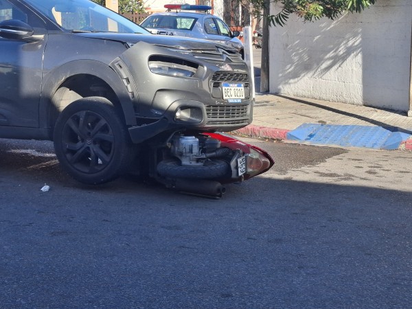 Motociclista lesiona...