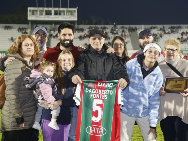 Falleció el histórico futbolista fernandino Dagoberto Fontes