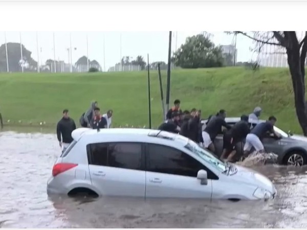 Jugadores de Atenas...