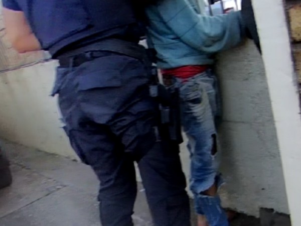 Lo agarraron con bol...