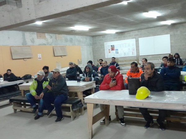 Fueron despedidos 100 trabajadores de la Torre Trump porque la constructora Faroy S.A abandonó la obra
