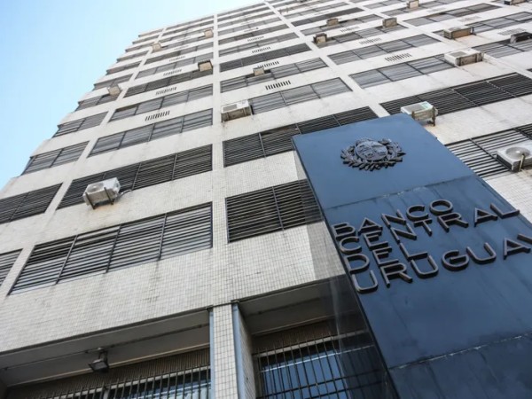 Programa de reestructuración de deudas para pequeños deudores lanzado por bancos y financieras