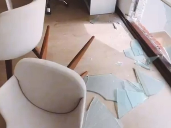 Causaron daños y robaron objetos del interior de una inmobiliaria
