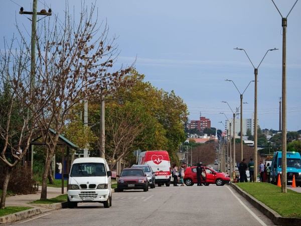 Un hombre y una adolescente resultaron lesionados tras siniestro de tránsito
