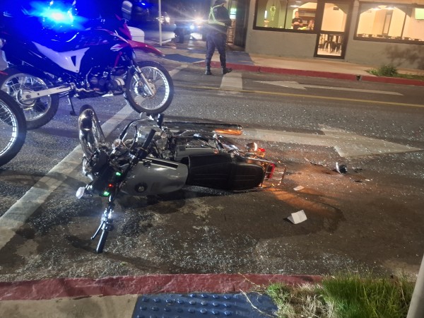 Motociclista chocó c...