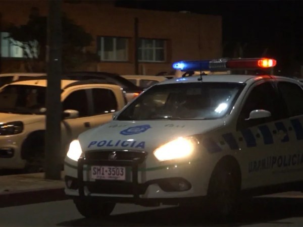 Un delincuente acompañado por un grupo de personas hurtó más de $70.000 en un comercio en el centro de Maldonado