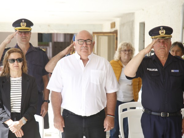 Las Rosas: Intendent...