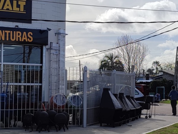 Esperan por fiscalía ante desmanes de persona consumidora y con padecimiento de lo psiquiátrico que hace inviable comercios de calles 7 y 1