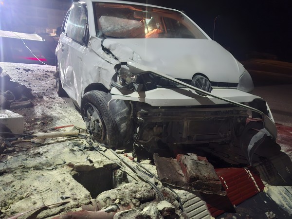 Automóvil despistó y...