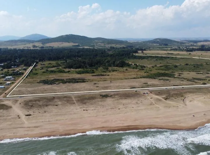 Punta Negra: Abogado denuncia que sus clientes eran poseedores legítimos y terminaron comprando el terreno ante el temor de perderlo