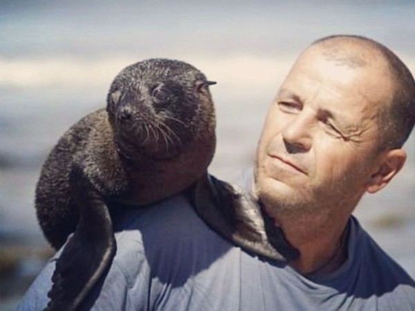 “Es impensable creer que el virus no va a llegar a la Isla de Lobos, yo creo que ya está, ojalá que me equivoque”, dijo Richard Tesore de Rescate Fauna Marina