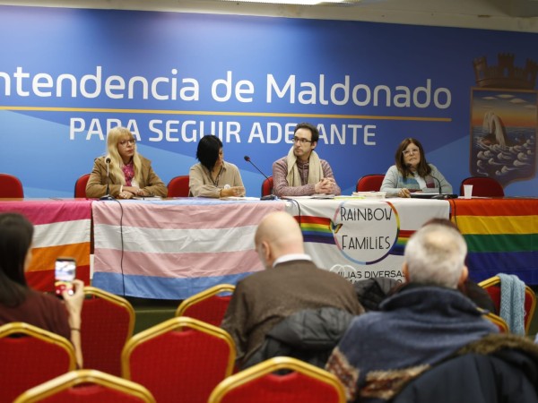 Presentaron en la In...