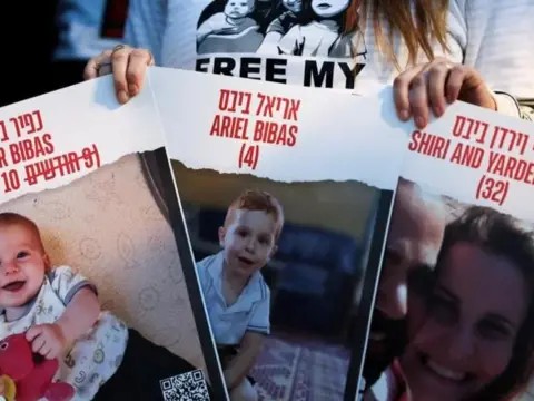 CIPEMU tras la entrega de los cuerpos de la familia Bibas: “Un padre entierra su vida, todo lo que más ama”