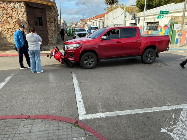 Una mujer resultó le...