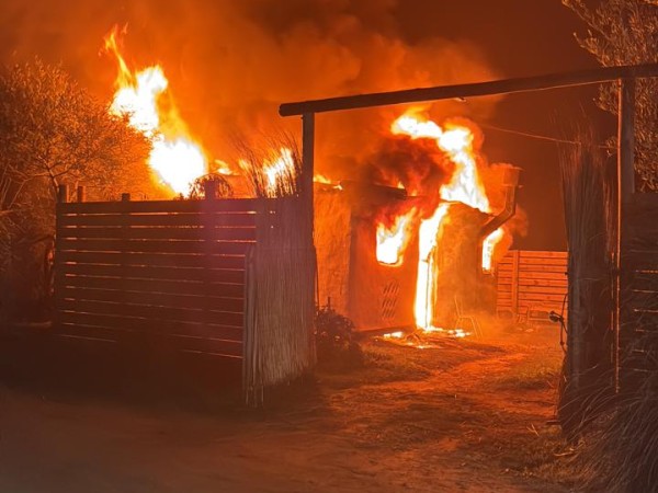 Incendio destruyó un...
